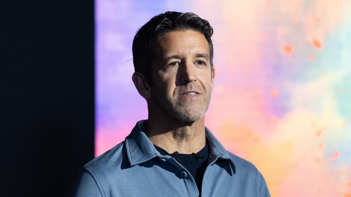 Новий CEO Apple Джон Тернус: ставка на ШІ, iPhone і «важку інженерію» в епоху регуляторів